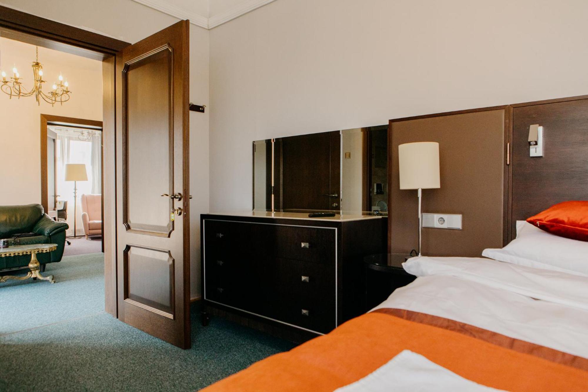 Excelsior Inn Torda Kültér fotó