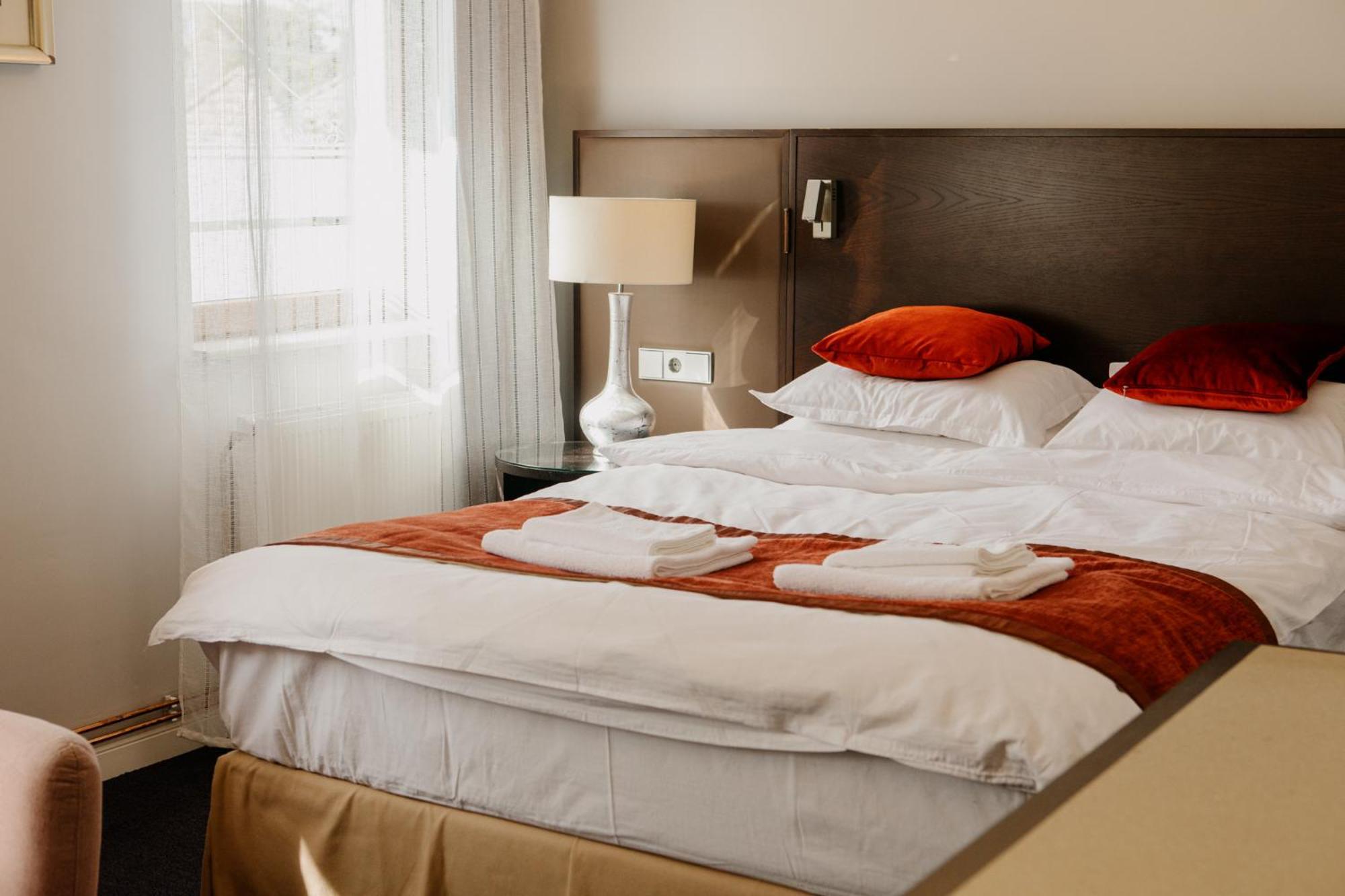 Excelsior Inn Torda Kültér fotó